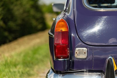 Lot 6 - 1974 MGB GT