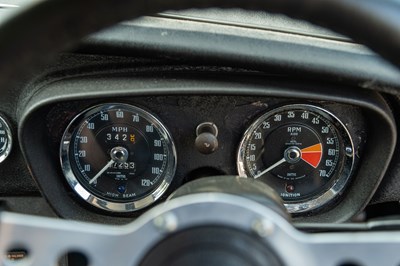 Lot 6 - 1974 MGB GT