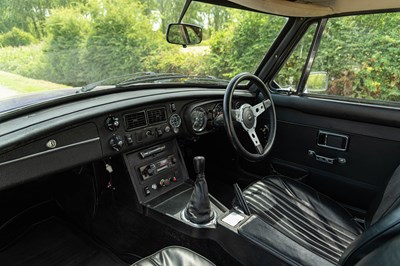 Lot 6 - 1974 MGB GT