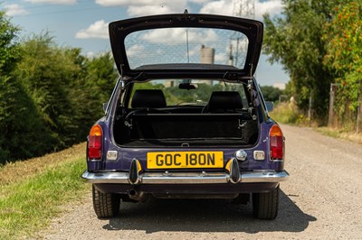 Lot 6 - 1974 MGB GT