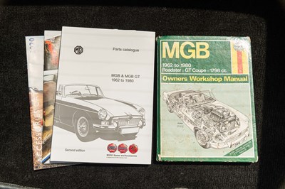 Lot 6 - 1974 MGB GT