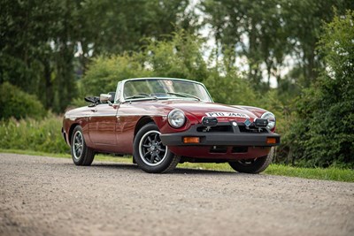 Lot 1976 MG B Roadster