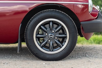 Lot 26 - 1976 MG B Roadster