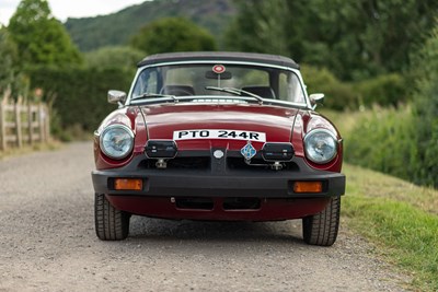 Lot 26 - 1976 MG B Roadster