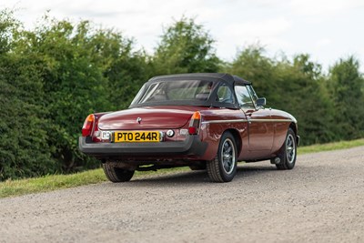 Lot 26 - 1976 MG B Roadster