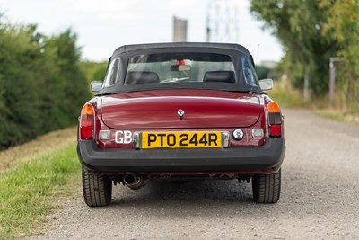 Lot 26 - 1976 MG B Roadster