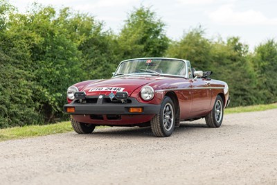 Lot 26 - 1976 MG B Roadster