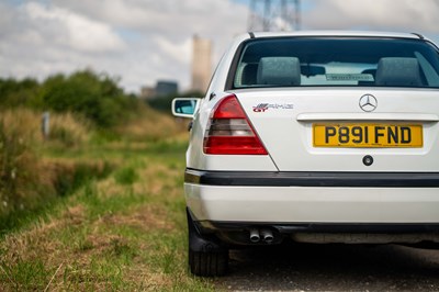 Lot 14 - 1996 Mercedes C200 Classic