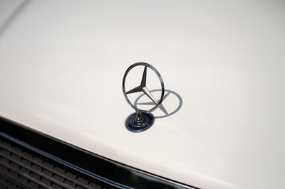 Lot 14 - 1996 Mercedes C200 Classic