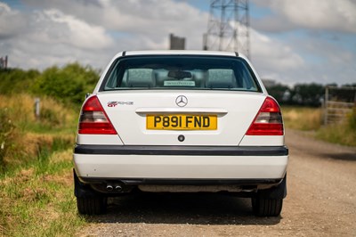 Lot 14 - 1996 Mercedes C200 Classic