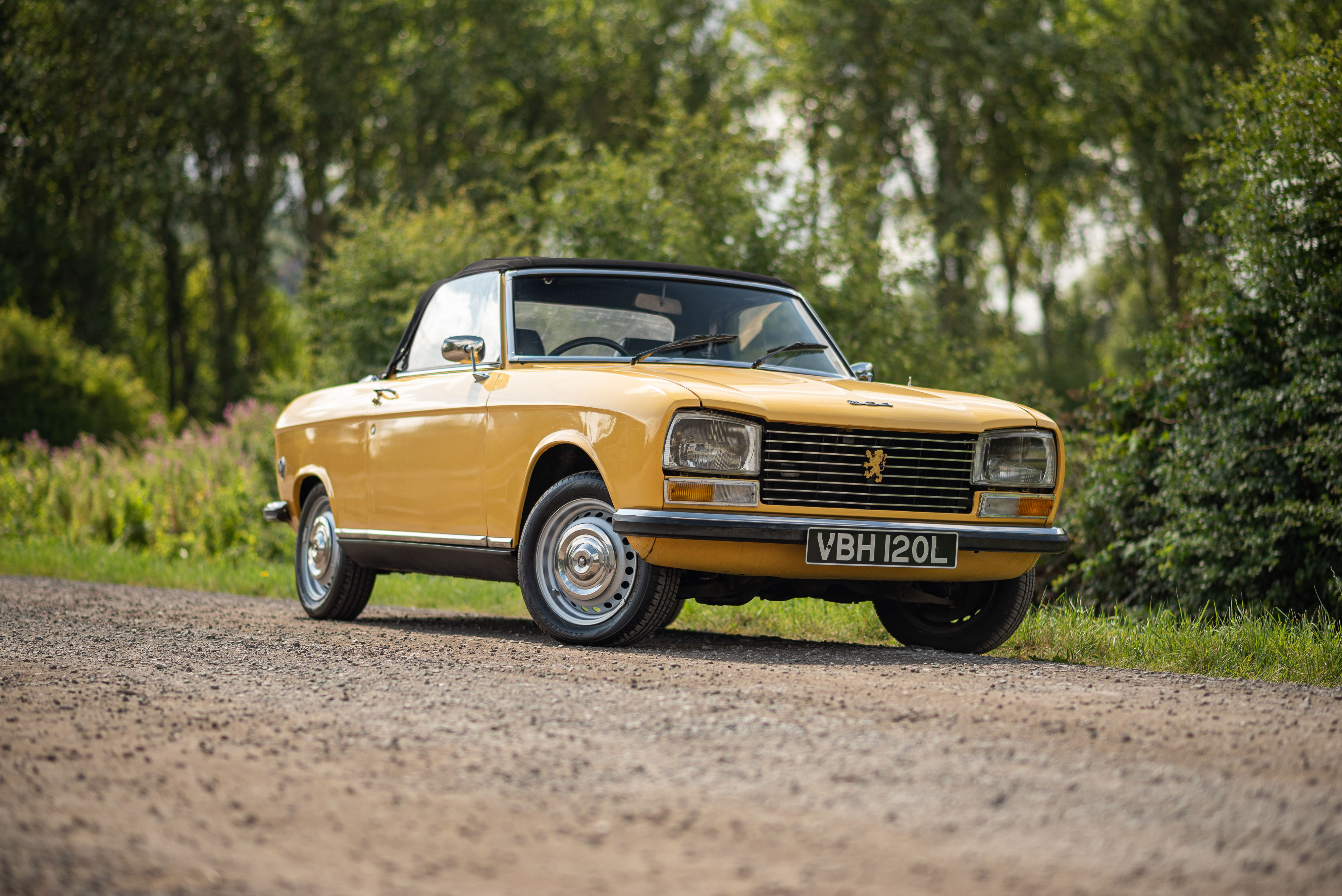 Lot 80 - 1973 Peugeot 304 Cabriolet