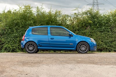Lot 65 - 2003 Renault Clio Cup Sport 172