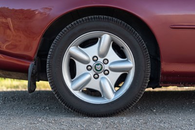 Lot 50 - 1996 Jaguar XK8 Convertible
