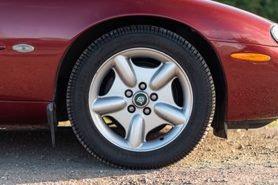 Lot 50 - 1996 Jaguar XK8 Convertible