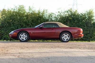 Lot 50 - 1996 Jaguar XK8 Convertible
