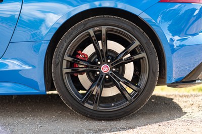 Lot 95 - 2016 Jaguar F-Type SVR