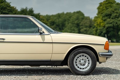 Lot 117 - 1978 Mercedes 280CE