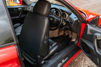 Lot 8 - 1999 Alfa Romeo GTV 3.0 V6 24v Lusso