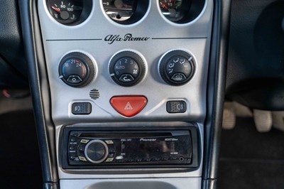 Lot 8 - 1999 Alfa Romeo GTV 3.0 V6 24v Lusso