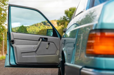 Lot 24 - 1992 Mercedes 190E