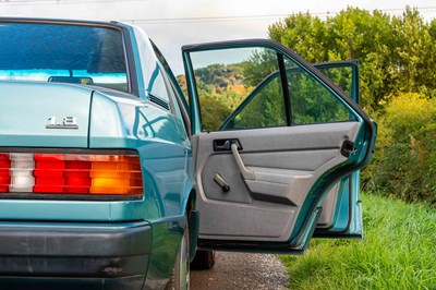 Lot 24 - 1992 Mercedes 190E