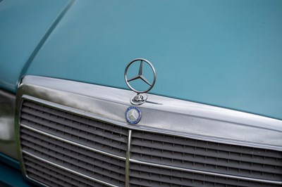Lot 24 - 1992 Mercedes 190E