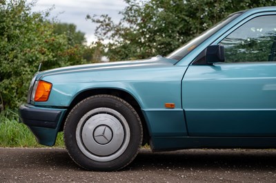 Lot 24 - 1992 Mercedes 190E