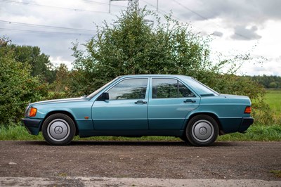 Lot 24 - 1992 Mercedes 190E