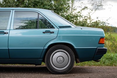 Lot 24 - 1992 Mercedes 190E