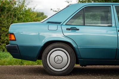 Lot 24 - 1992 Mercedes 190E