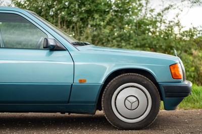 Lot 24 - 1992 Mercedes 190E