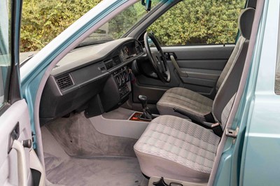 Lot 24 - 1992 Mercedes 190E