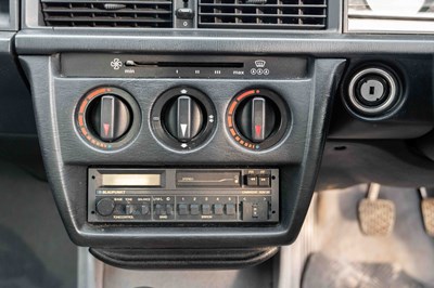 Lot 24 - 1992 Mercedes 190E
