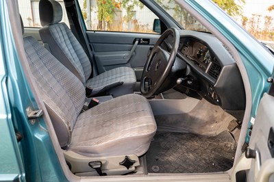 Lot 24 - 1992 Mercedes 190E