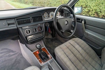 Lot 24 - 1992 Mercedes 190E