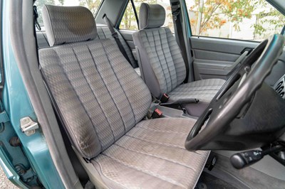 Lot 24 - 1992 Mercedes 190E
