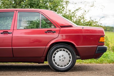 Lot 15 - 1991 Mercedes 190E