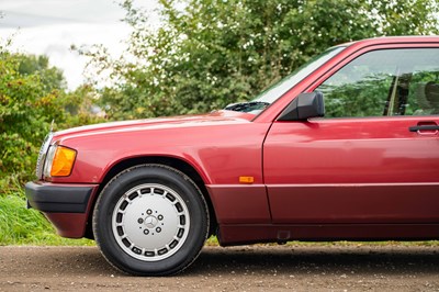 Lot 15 - 1991 Mercedes 190E