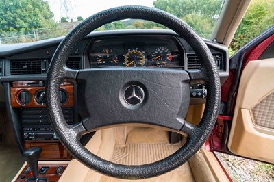 Lot 15 - 1991 Mercedes 190E