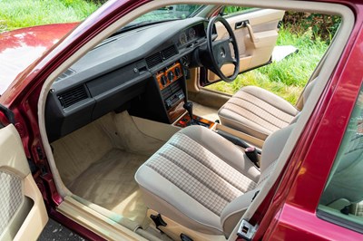 Lot 15 - 1991 Mercedes 190E