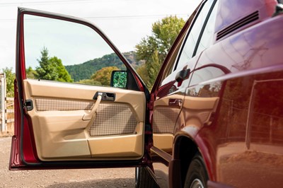 Lot 15 - 1991 Mercedes 190E