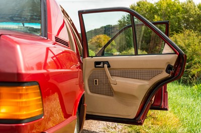 Lot 15 - 1991 Mercedes 190E