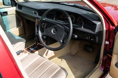 Lot 15 - 1991 Mercedes 190E