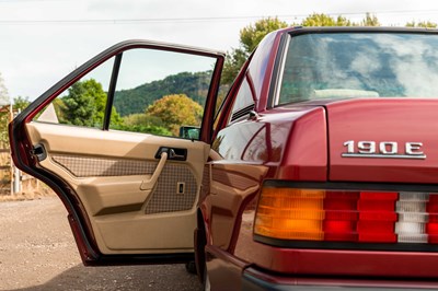 Lot 15 - 1991 Mercedes 190E