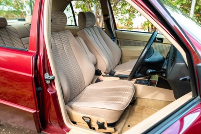 Lot 15 - 1991 Mercedes 190E