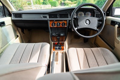 Lot 15 - 1991 Mercedes 190E