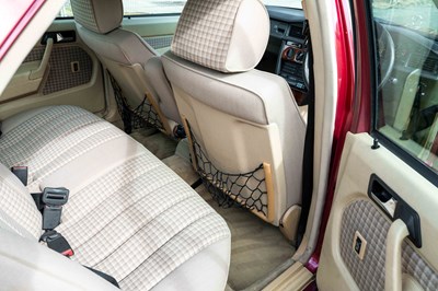 Lot 15 - 1991 Mercedes 190E