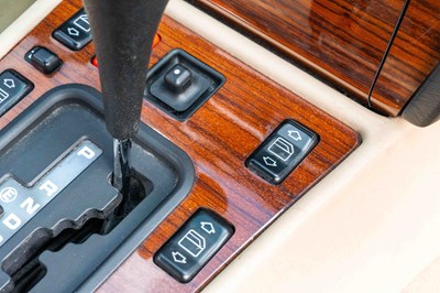 Lot 15 - 1991 Mercedes 190E