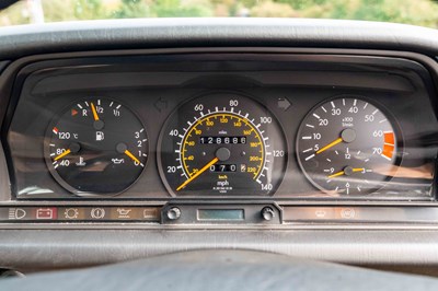 Lot 15 - 1991 Mercedes 190E