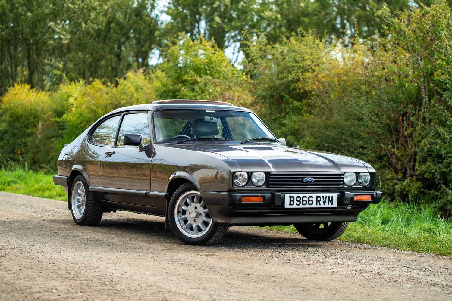 Lot 10 - 1984 Ford Capri 2.0
